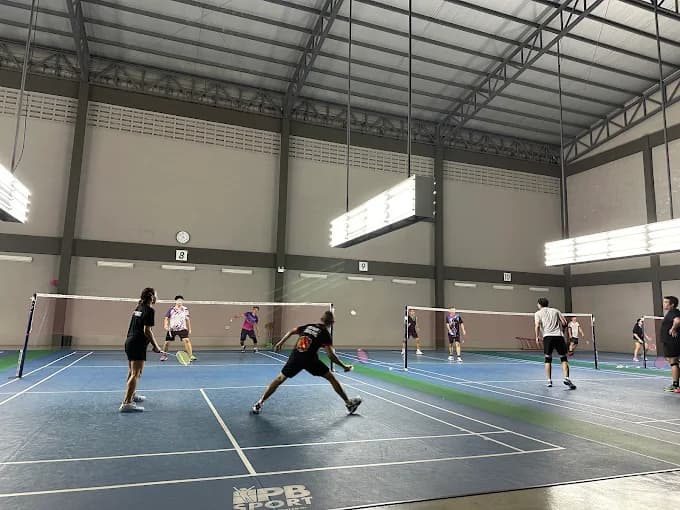 รูปสนาม สนามแบดมินตันแจ้งวัฒนะ